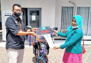 BRI Cabang Serui Serahkan Hadiah Utama Bagi Nasabah Pemenang PHS Semester II Tahun 2019