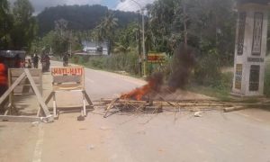 Tak Puas Hasil Pengumuman CPNS Kota Jayapura, Warga Nafri Palang Jalan