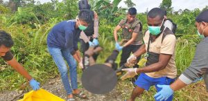 Satuan Reskrim Polres Yahukimo Olah TKP Temuan Mayat Di Jalan Kurima