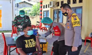 Percepat Capaian Target Nasional dan Sukseskan PON XX, Polres Yapen Gelar Vaksinasi Massal