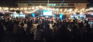 Antusiasme Warga Nonton Bareng Opening Ceremony Peparnas XVI Papua