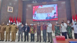 Gubenur Papua serahkan DIPA Tahun 2022 secara simbolis kepada 21 KPA