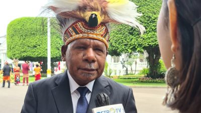 Bupati Jayapura Hadiri Upacara Penurunan Bendera HUT RI ke-77 di Istana Merdeka
