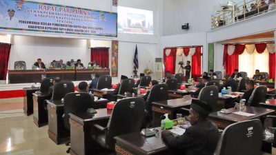 DPRD Yapen Gelar Rapat Paripurna Usul Pemberhentian Bupati dan Wabup Yapen Periode 2017-2022