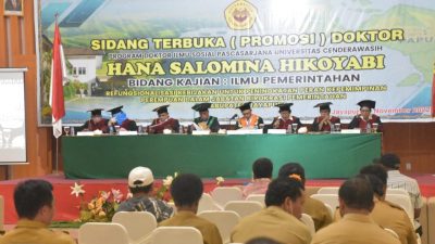Sekda Kabupaten Jayapura Hana Hikoyabi Raih Gelar Doktor Dengan Predikat Cum Laude