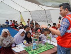 Berbagi Kebahagiaan Pegawai PLN Mengajar di Sekolah Darurat Gempa Cianjur