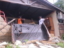 Pj. Wali Kota Sambangi rumah warga terdampak gempa