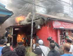 Dampak Gempa 5,4 Magnitudo Guncang Jayapura, Satu Rumah Ludes Terbakar