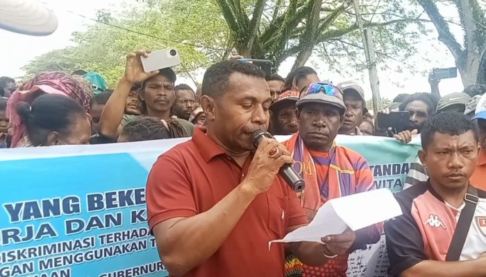 Ratusan Buruh Perkebunan Sawit Minta Pimpinan PT TSP Mengundurkan Diri