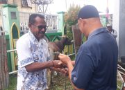 Sekda Kota Jayapura Pimpin penyaluran 16 Ekor sapi qurban ke Masjid
